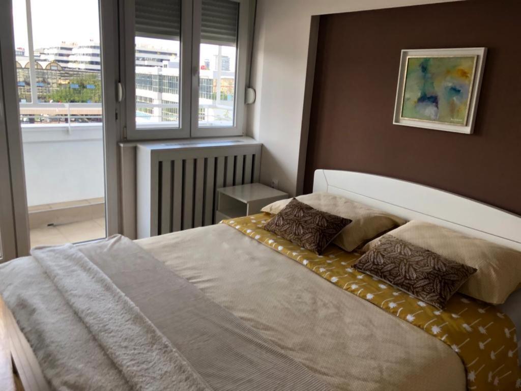 Arena Lux Apartment